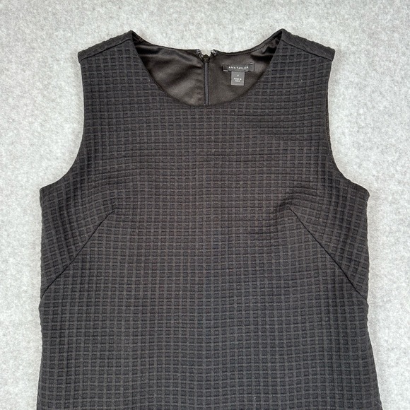 Ann Taylor Dress Womens 0 Black Textured Sheath Sleeveless Chic Career Workwear - Picture 2 of 9